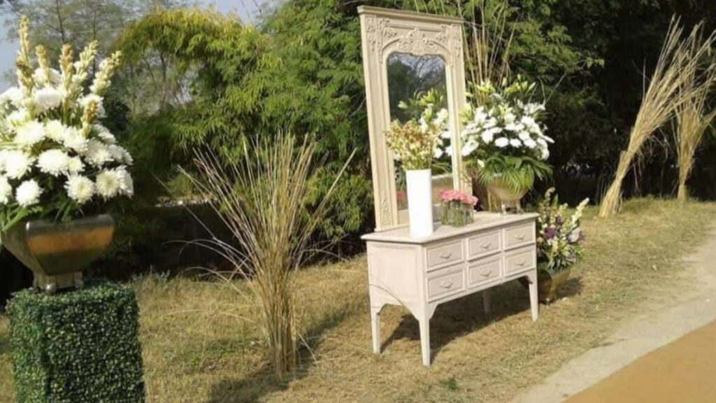 Economic Console Table With Mirror Frame